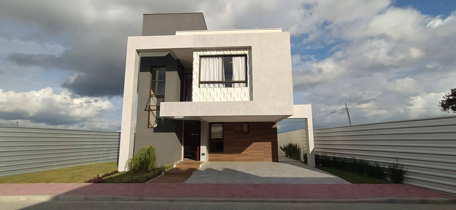 #273 - Casa para Venda em Feira de Santana - BA