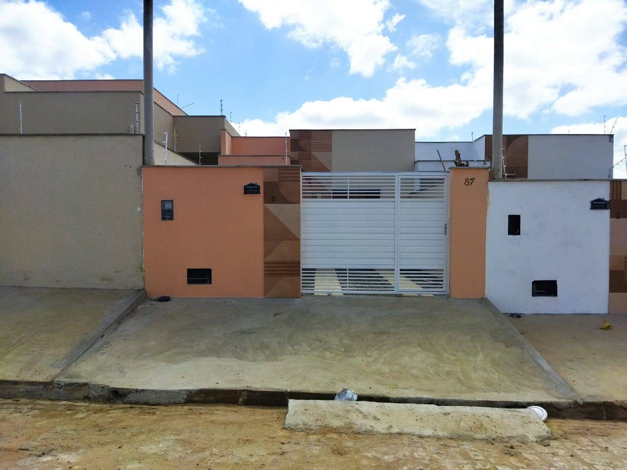 #967655138 - Casa para Venda em Feira de Santana - BA