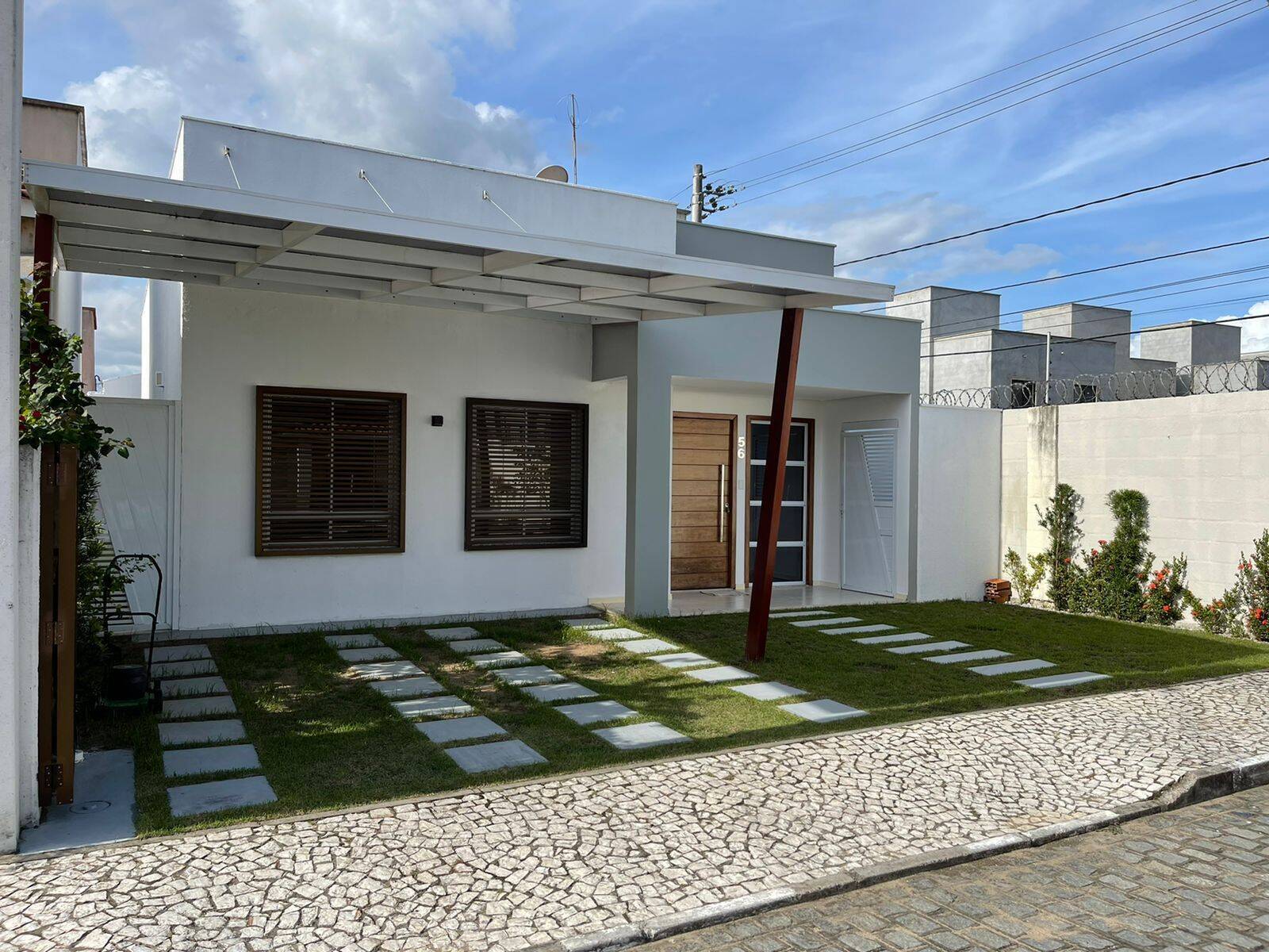 #1005549738 - Casa para Venda em Feira de Santana - BA