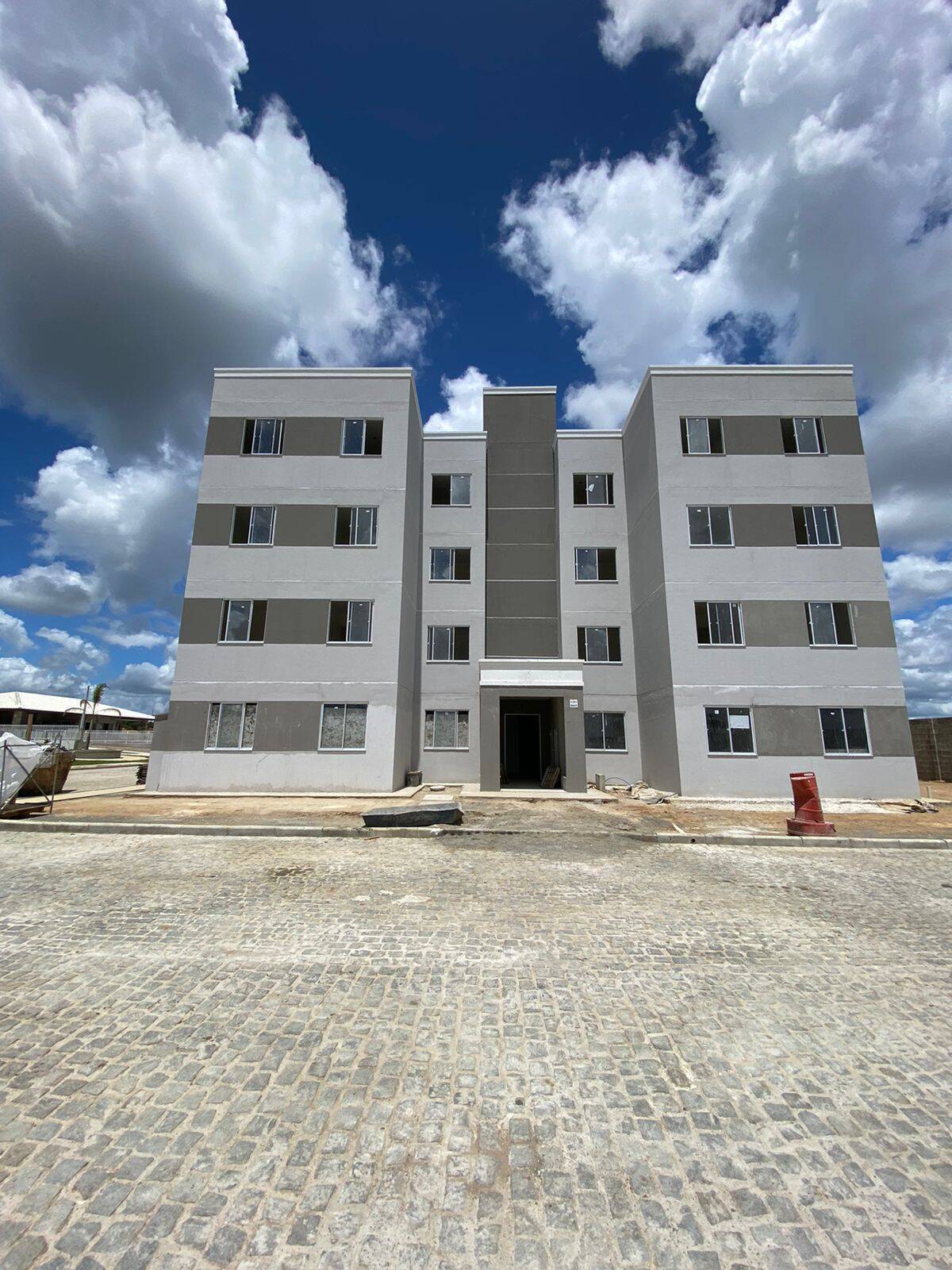 #279 - Apartamento para Venda em Feira de Santana - BA