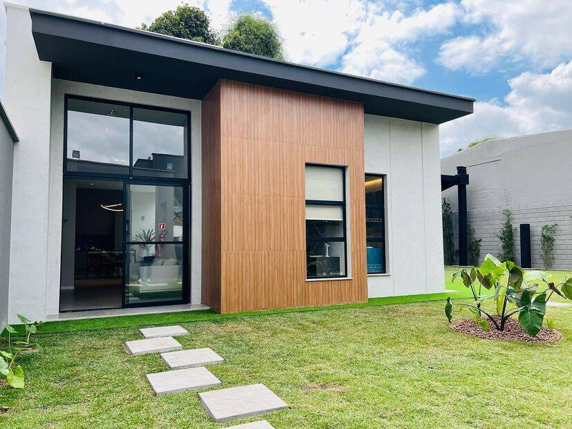 #324 - Casa para Venda em Feira de Santana - BA