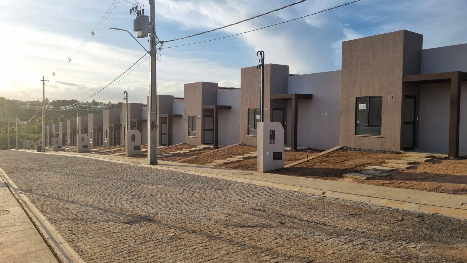 #964853718 - Casa para Venda em Feira de Santana - BA