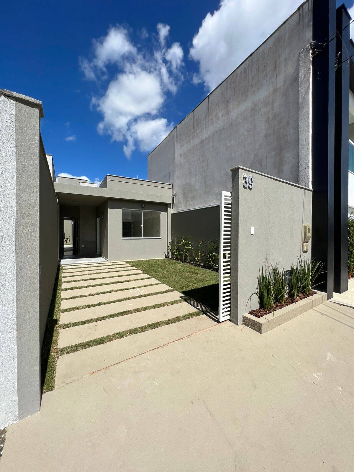 #399 - Casa para Venda em Feira de Santana - BA