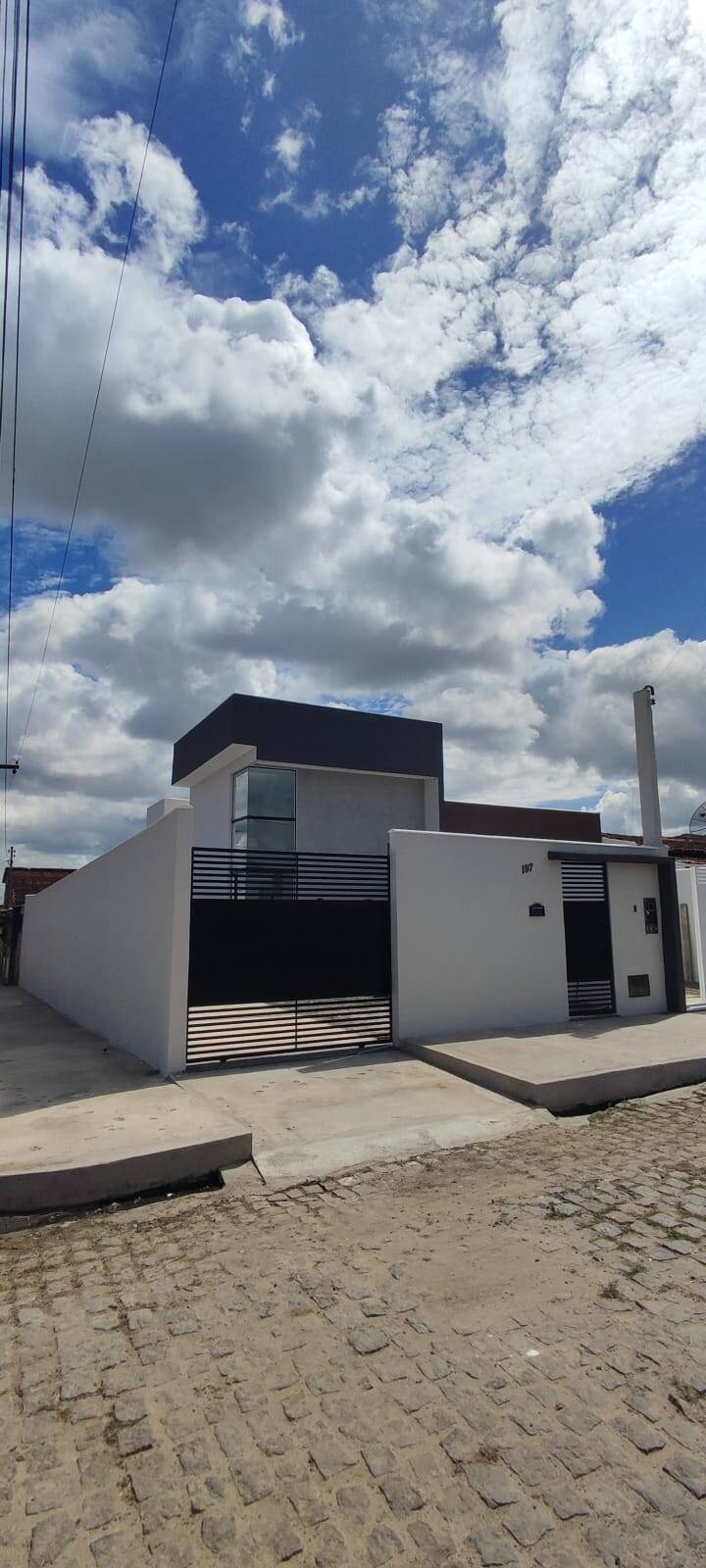 #426 - Casa para Venda em Feira de Santana - BA