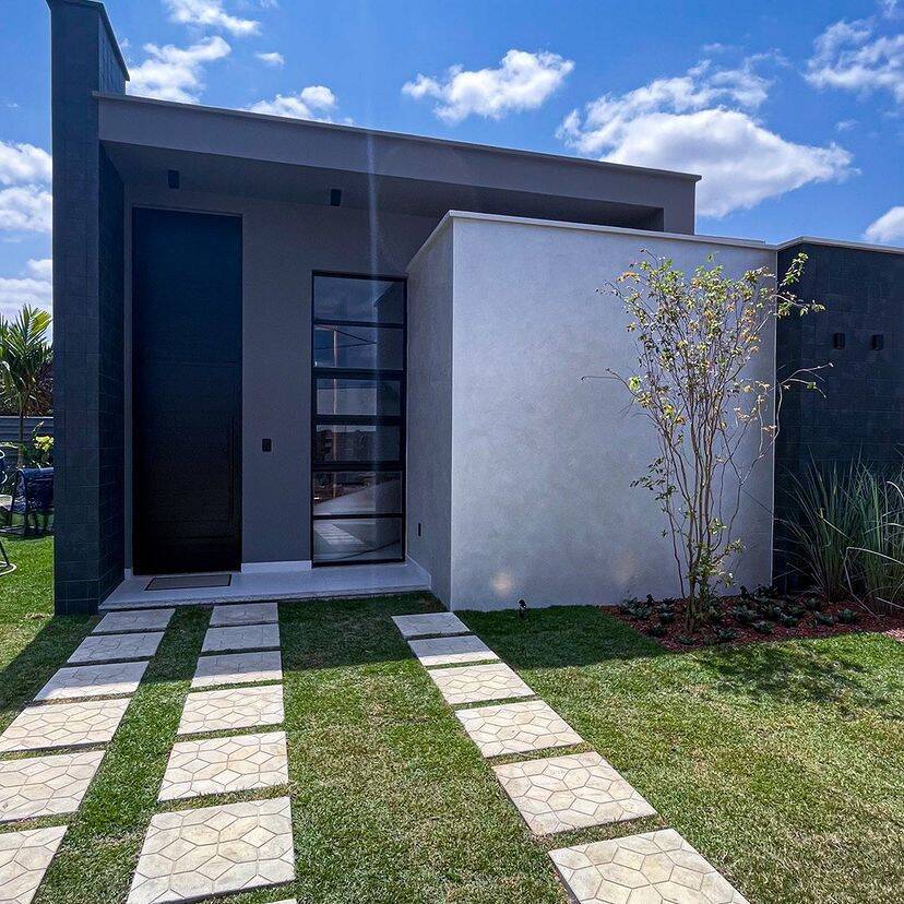 #422 - Casa para Venda em Feira de Santana - BA