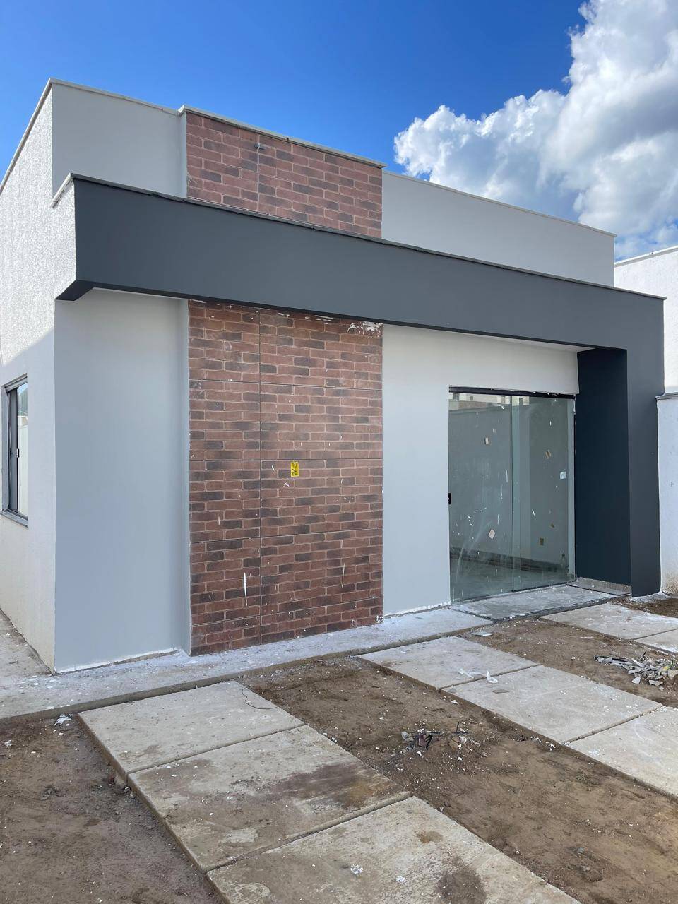 #448 - Casa para Venda em Feira de Santana - BA