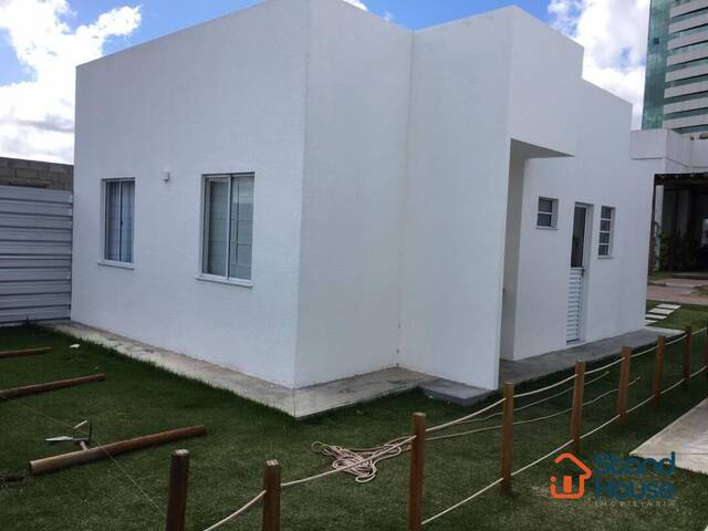 Casa para Venda em Feira de Santana - 2