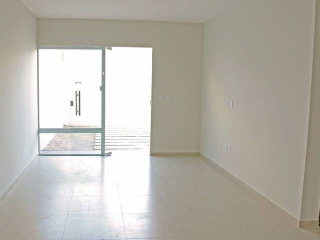 Casa para Venda em Feira de Santana - 3