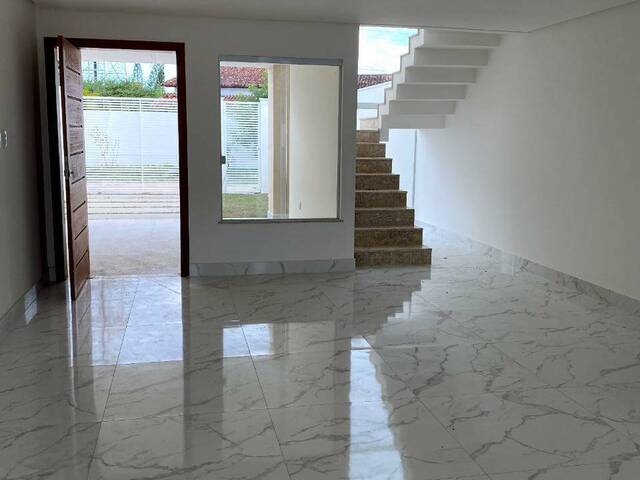 Casa para Venda em Feira de Santana - 3