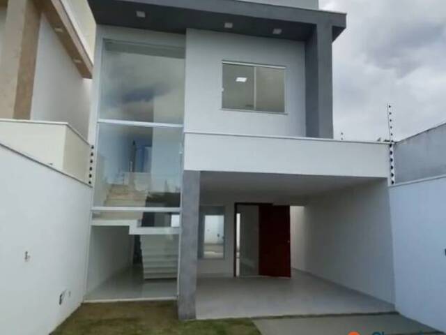 Casa para Venda em Feira de Santana - 2