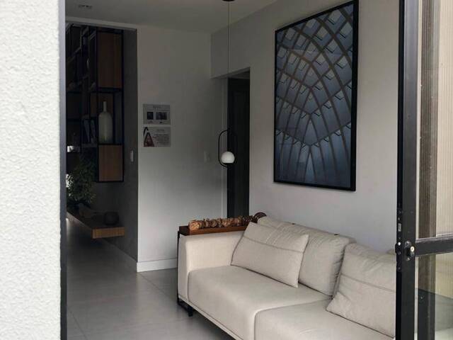 Casa para Venda em Feira de Santana - 2