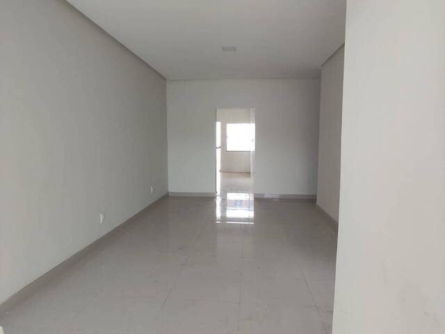 Casa para Venda em Feira de Santana - 3