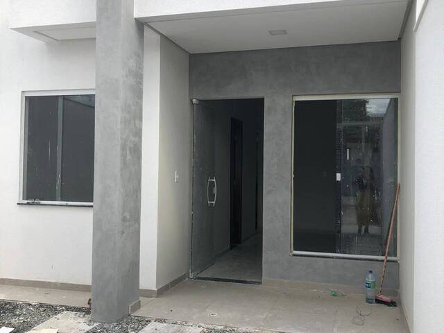 #130 - Casa para Venda em Feira de Santana - BA