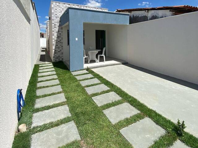 Casa para Venda em Feira de Santana - 2