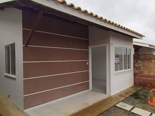 Casa para Venda em Feira de Santana - 2