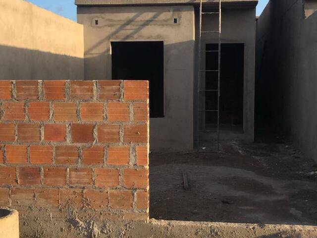 Casa para Venda em Feira de Santana - 3