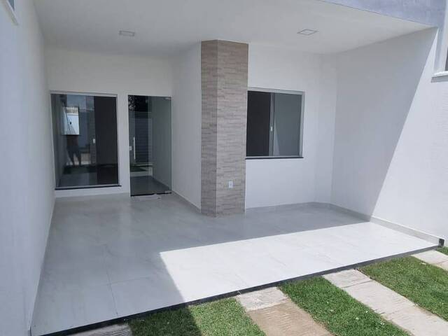 Casa para Venda em Feira de Santana - 2