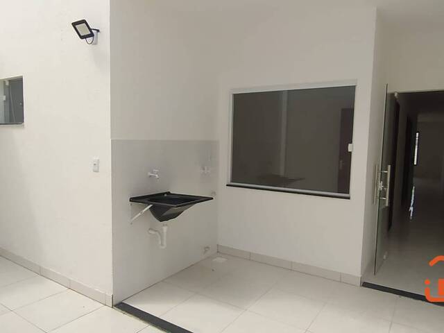 Casa para Venda em Feira de Santana - 3