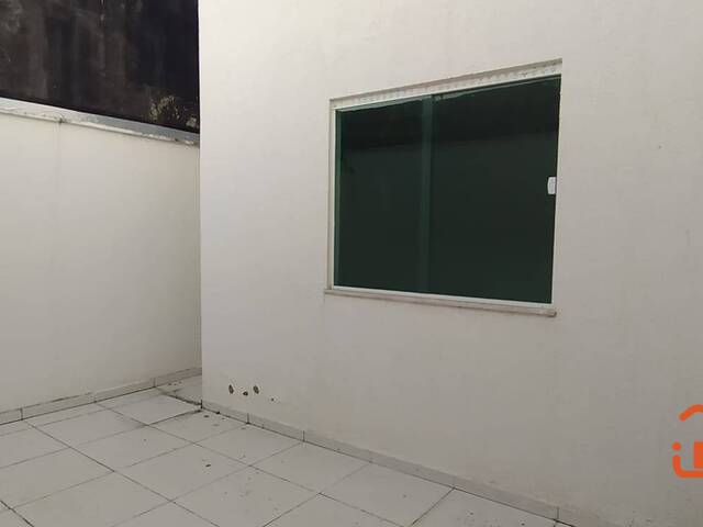 Casa para Venda em Feira de Santana - 2