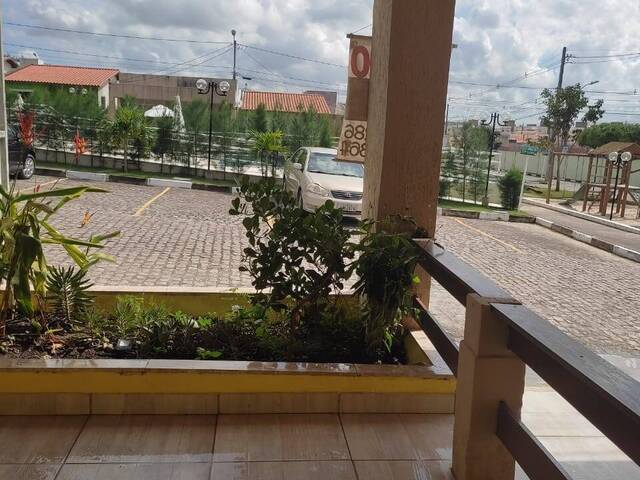 Casa para Venda em Feira de Santana - 2