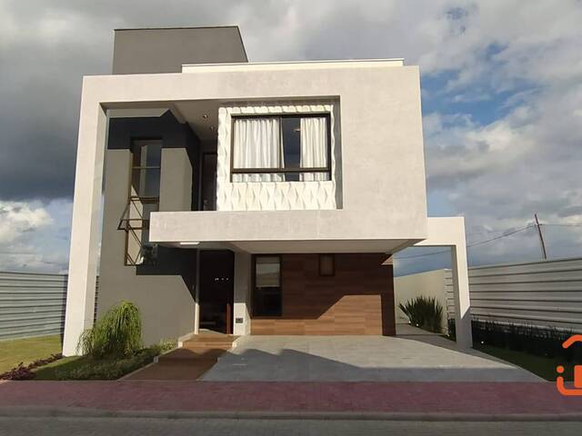 #273 - Casa para Venda em Feira de Santana - BA