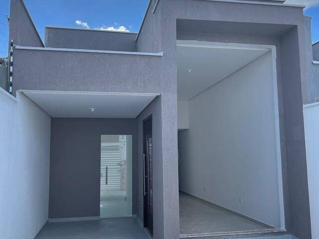 Casa para Venda em Feira de Santana - 2