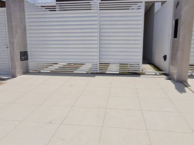 Casa para Venda em Feira de Santana - 2