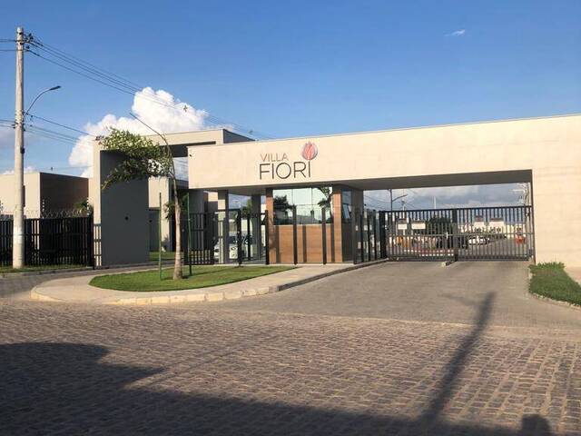 Casa para Venda em Feira de Santana - 2