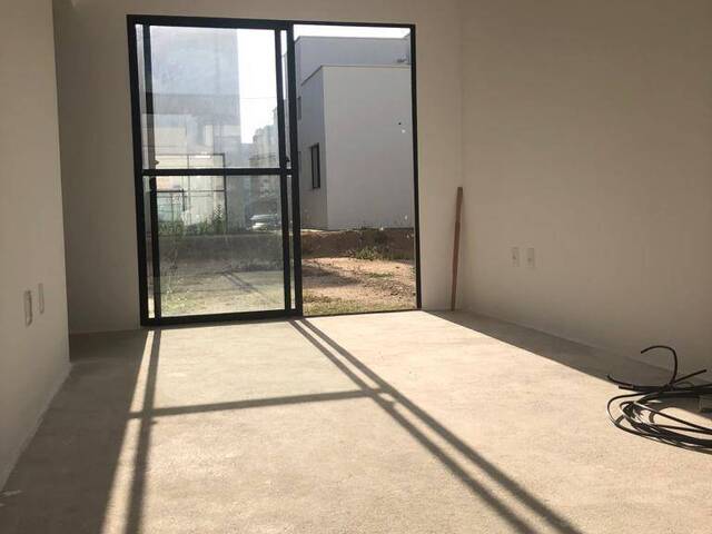 Casa para Venda em Feira de Santana - 3