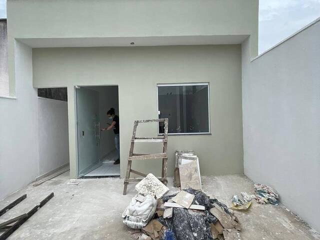 Casa para Venda em Feira de Santana - 2