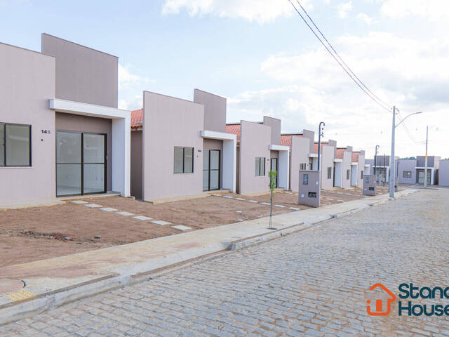 Casa para Venda em Feira de Santana - 2