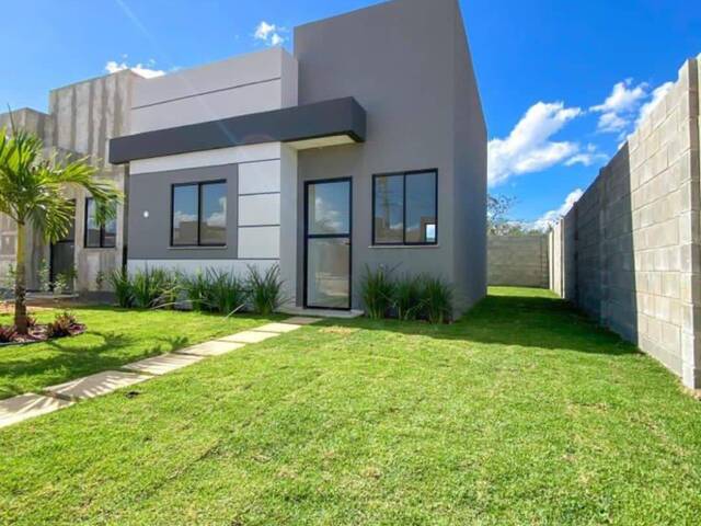 Casa para Venda em Feira de Santana - 2