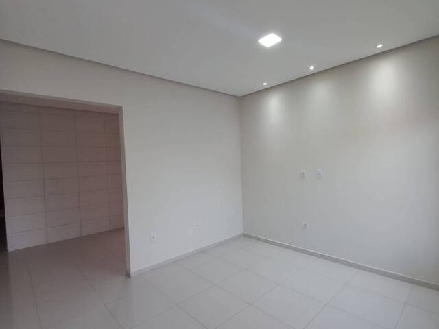 Casa para Venda em Feira de Santana - 3