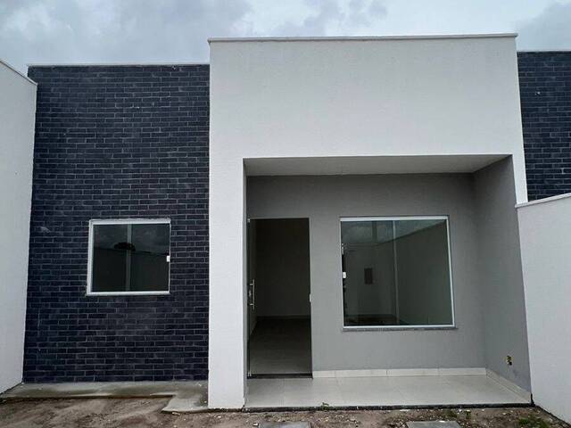 Casa para Venda em Feira de Santana - 1