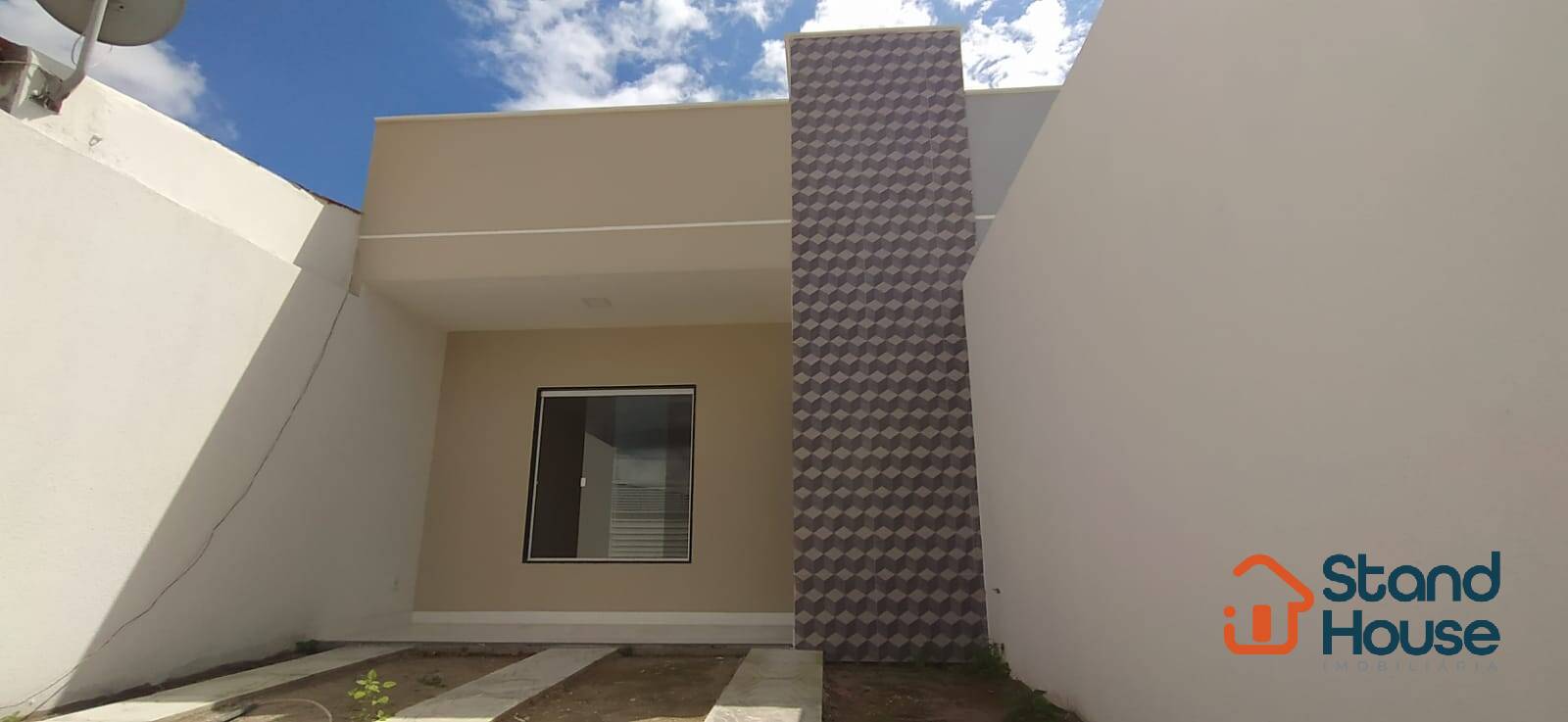 Casa de 2/4 com uma suíte no bairro Parque Ipê
