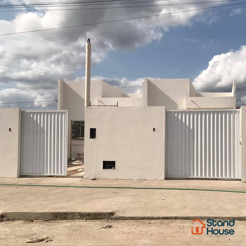 Casa 2/4 sendo uma suíte na região da Conceição II