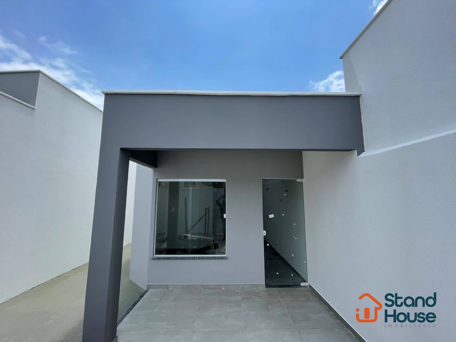 Casa 2/4 sendo uma suíte no bairro Santo Antônio