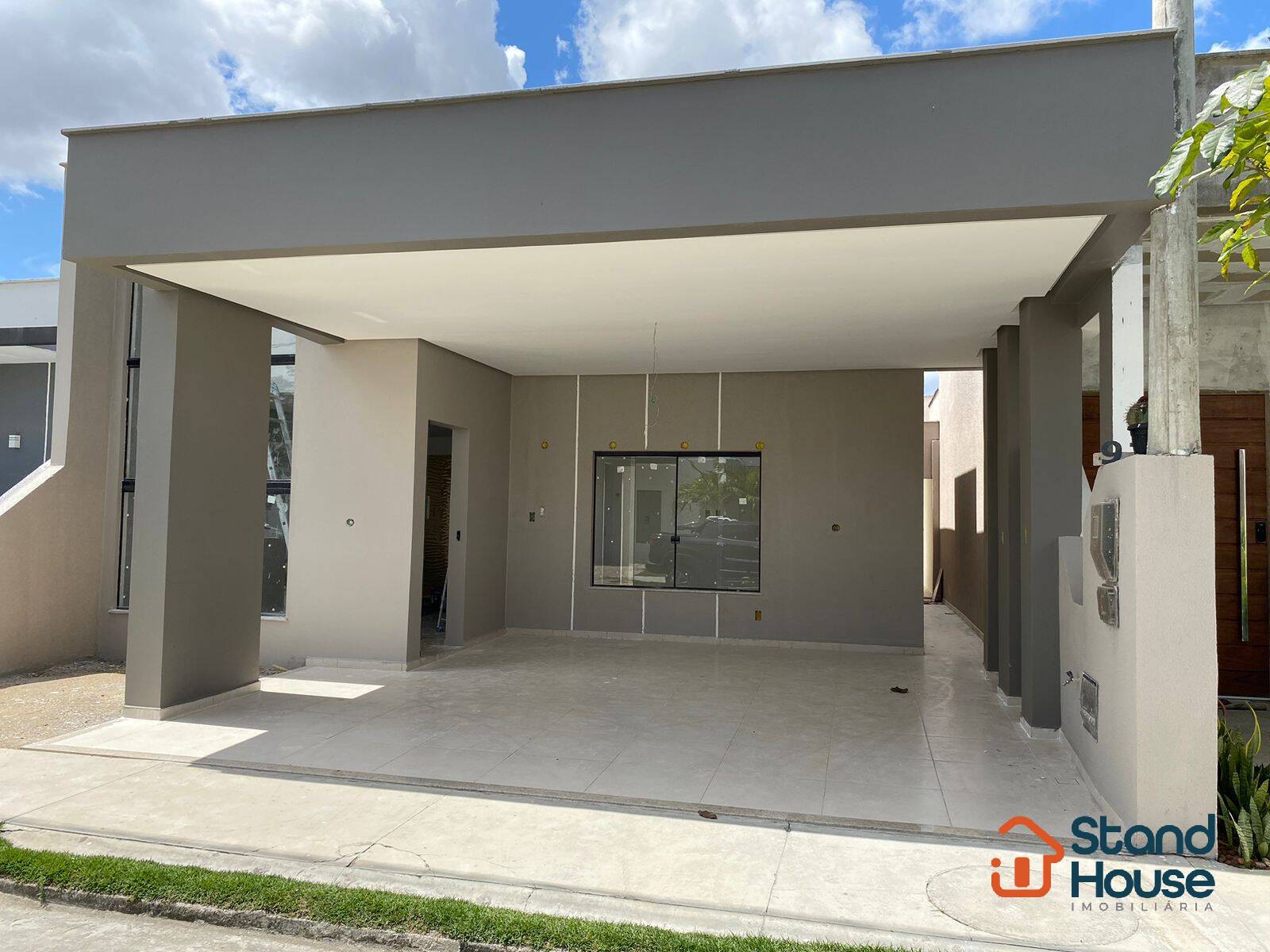 Oportunidade! Casa em condominio fechado de 3/4 sendo duas suutes