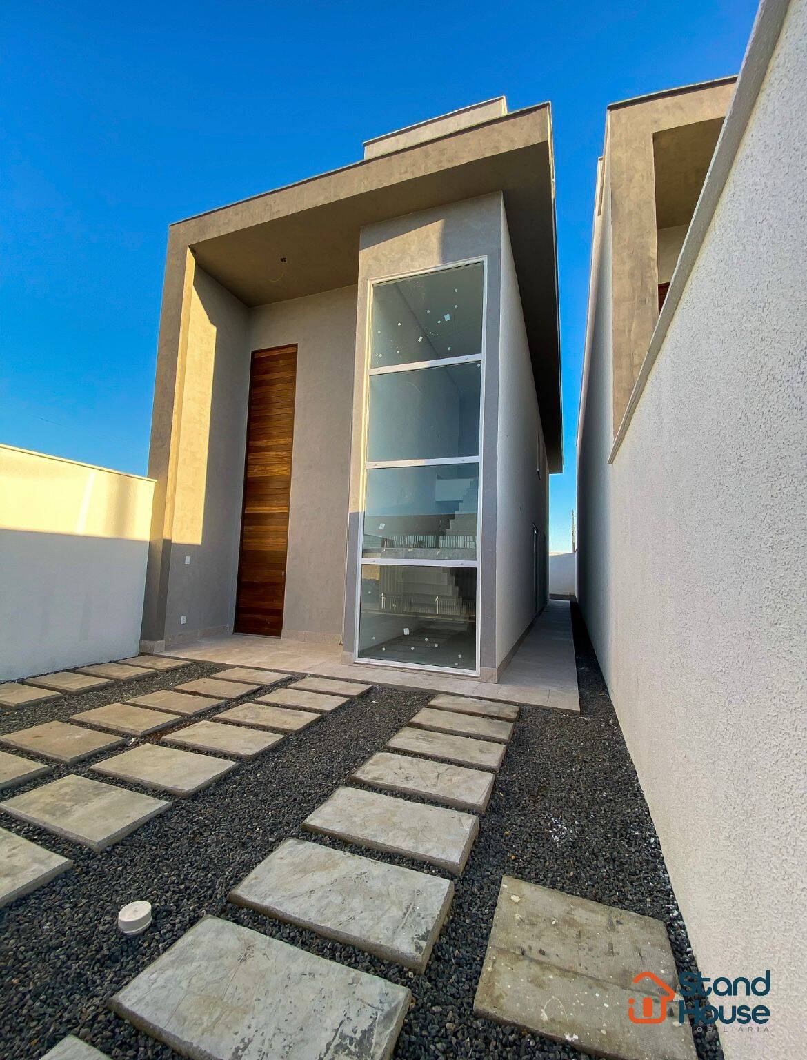 Vendo excelente duplex de alto padrão no bairro do Sim