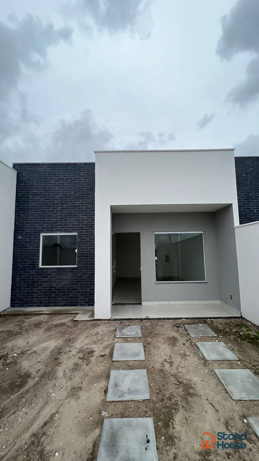Casa 2/4 no bairro Campo Limpo